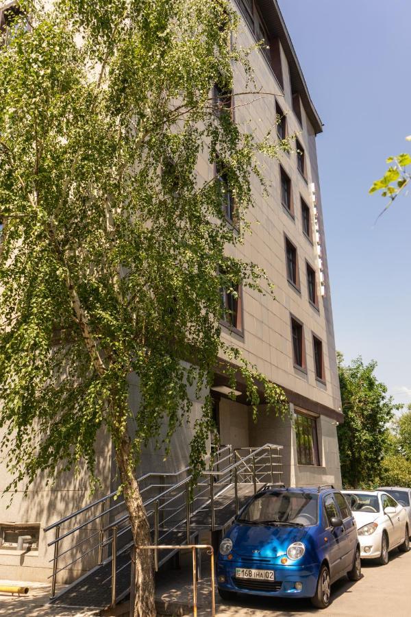 7 Days Hotel Almaty Exterior foto